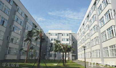 2019年成都工貿職業技術學院食堂宿舍條件怎么樣、校園圖片?
